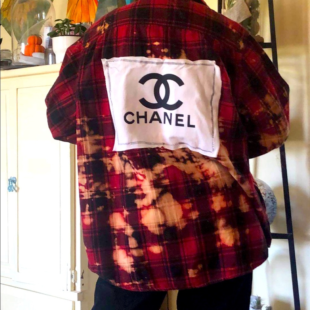 Classic handmade bleach distressed flannel. 🫦🌶💕